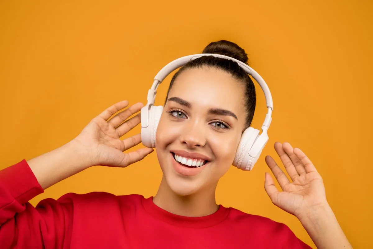 Singer using head voice
