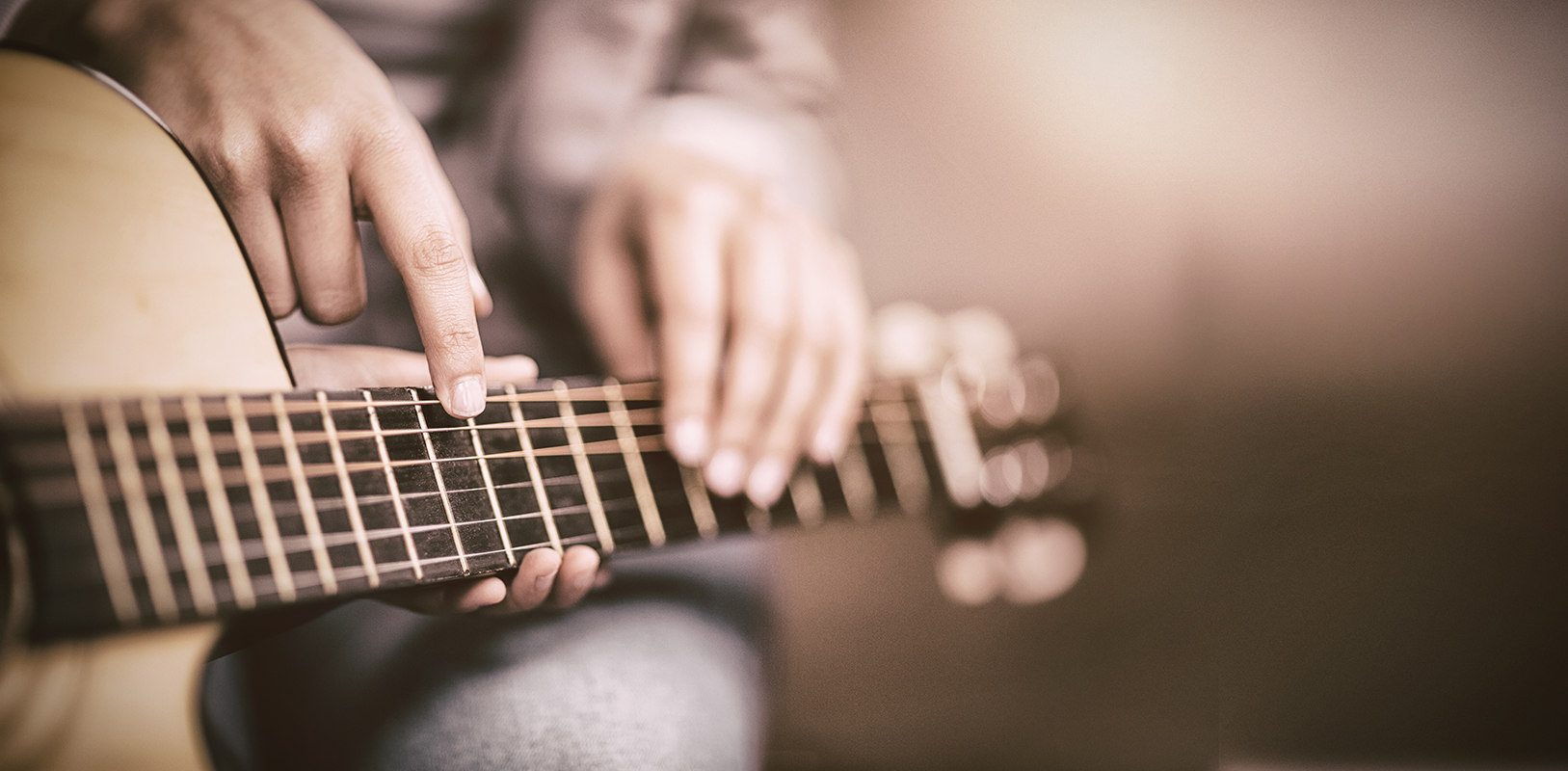 The Best Online Guitar Lessons Reviewed And Compared